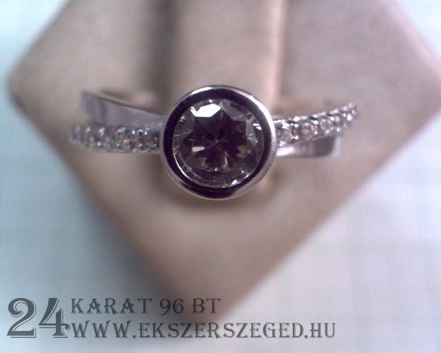 Gyűrű_1_9303_22789.jpg