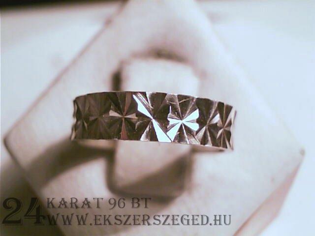 Karikagyűrű_1_1023_956.jpg