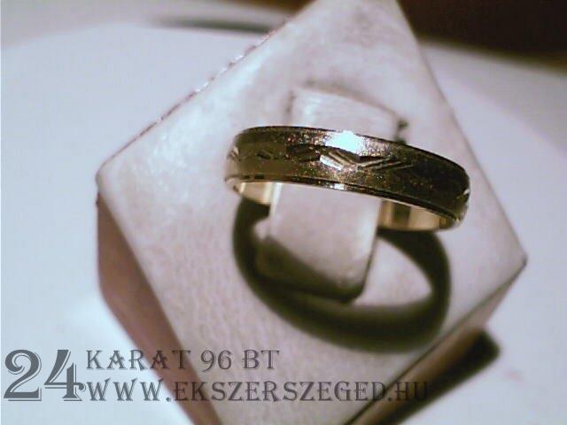 Karikagyűrű_1_1335_3267.jpg