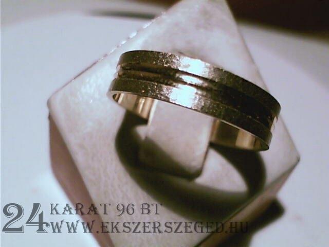 Karikagyűrű_1_1487_3270.jpg