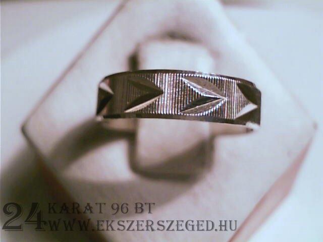 Karikagyűrű_1_164_947.jpg
