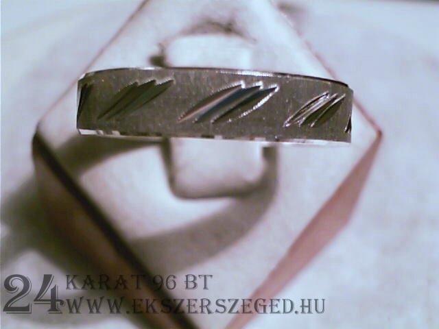 Karikagyűrű_1_238_1730.jpg