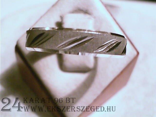 Karikagyűrű_1_3026_1678.jpg