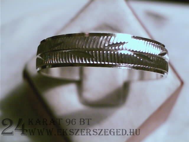 Karikagyűrű_1_3112_1577.jpg