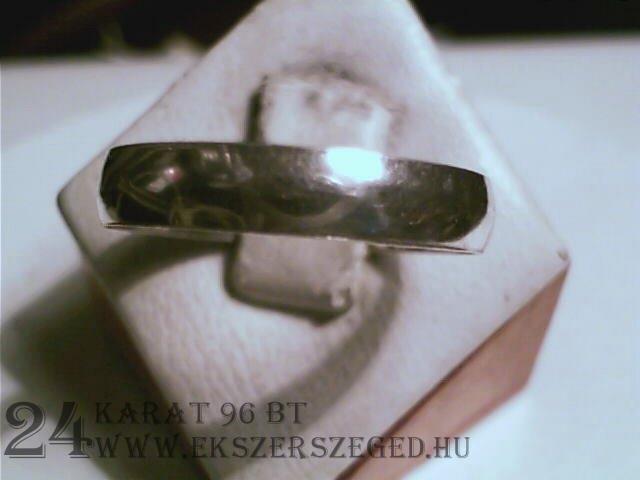 Karikagyűrű_1_382_860.jpg