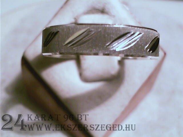 Karikagyűrű_1_4288_1735.jpg