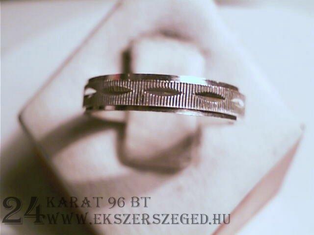 Karikagyűrű_1_530_942.jpg
