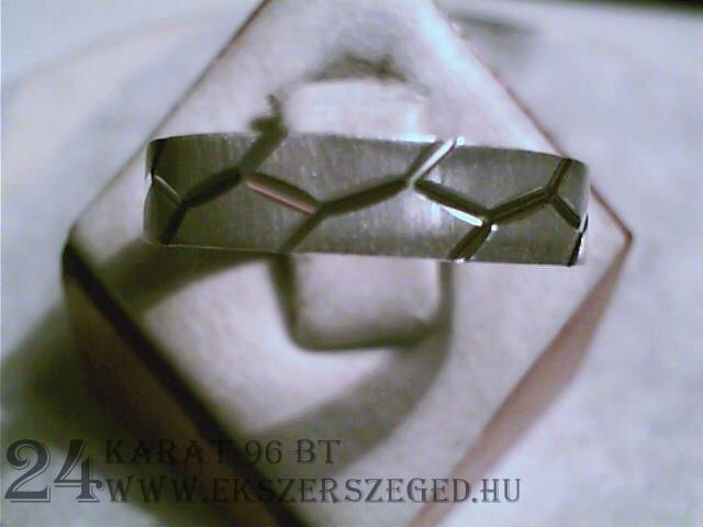 Karikagyűrű_1_5998_1688.jpg