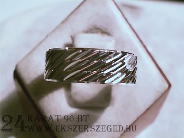 Karikagyűrű_1_6102_1634.jpg