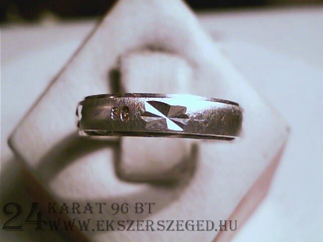 Karikagyűrű_1_6532_926.jpg