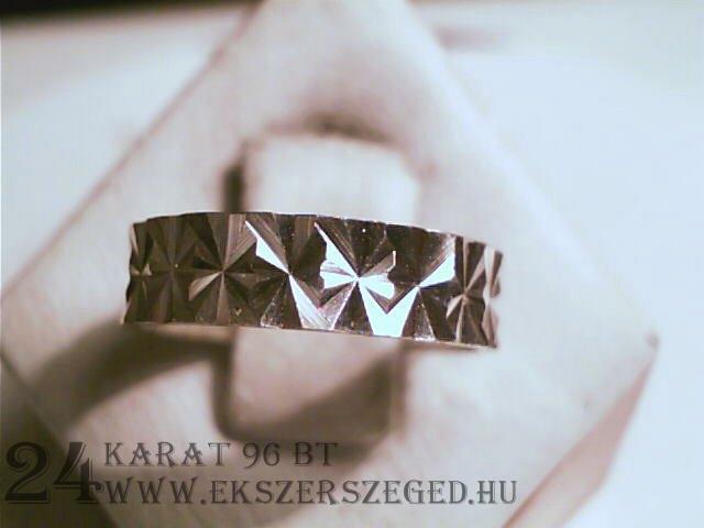 Karikagyűrű_1_697_960.jpg