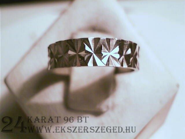 Karikagyűrű_1_8127_954.jpg