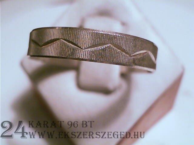 Karikagyűrű_1_8631_437.jpg