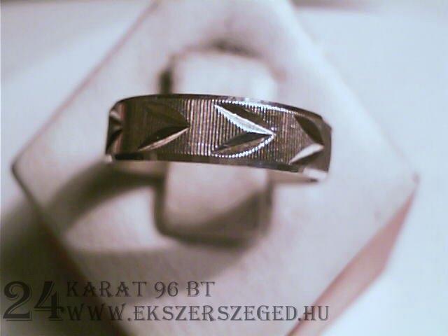 Karikagyűrű_1_8745_945.jpg
