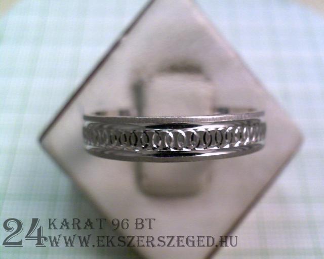 Karikagyűrű_1_902_16615.jpg