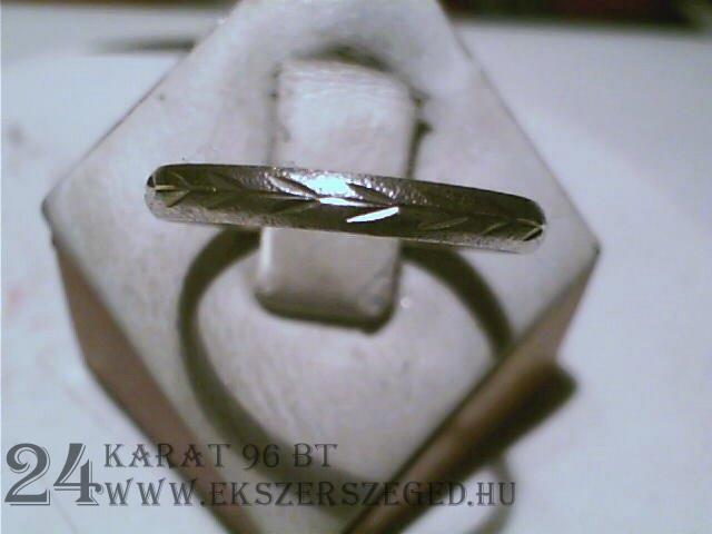 Karikagyűrű_1_992_1265.jpg