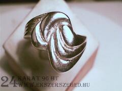 Gyűrű_2_2864_576.jpg