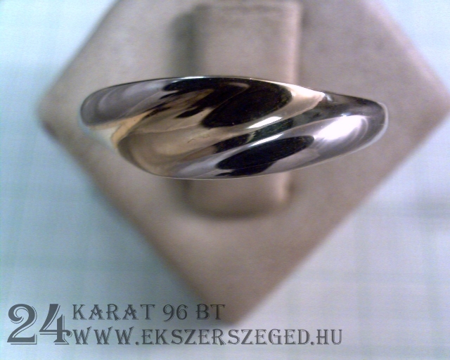 Gyűrű_2_8692_22874.jpg
